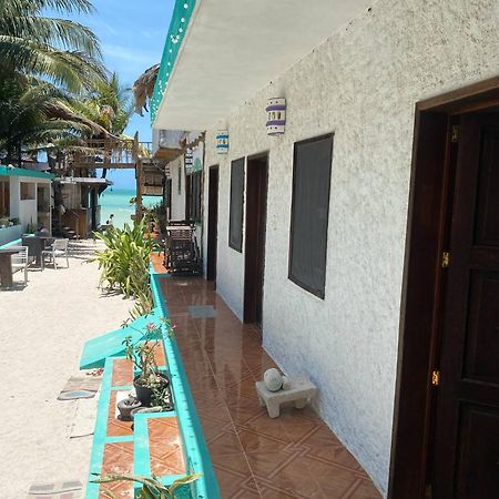 Casa Victor Avila Isla Holbox Exteriör bild