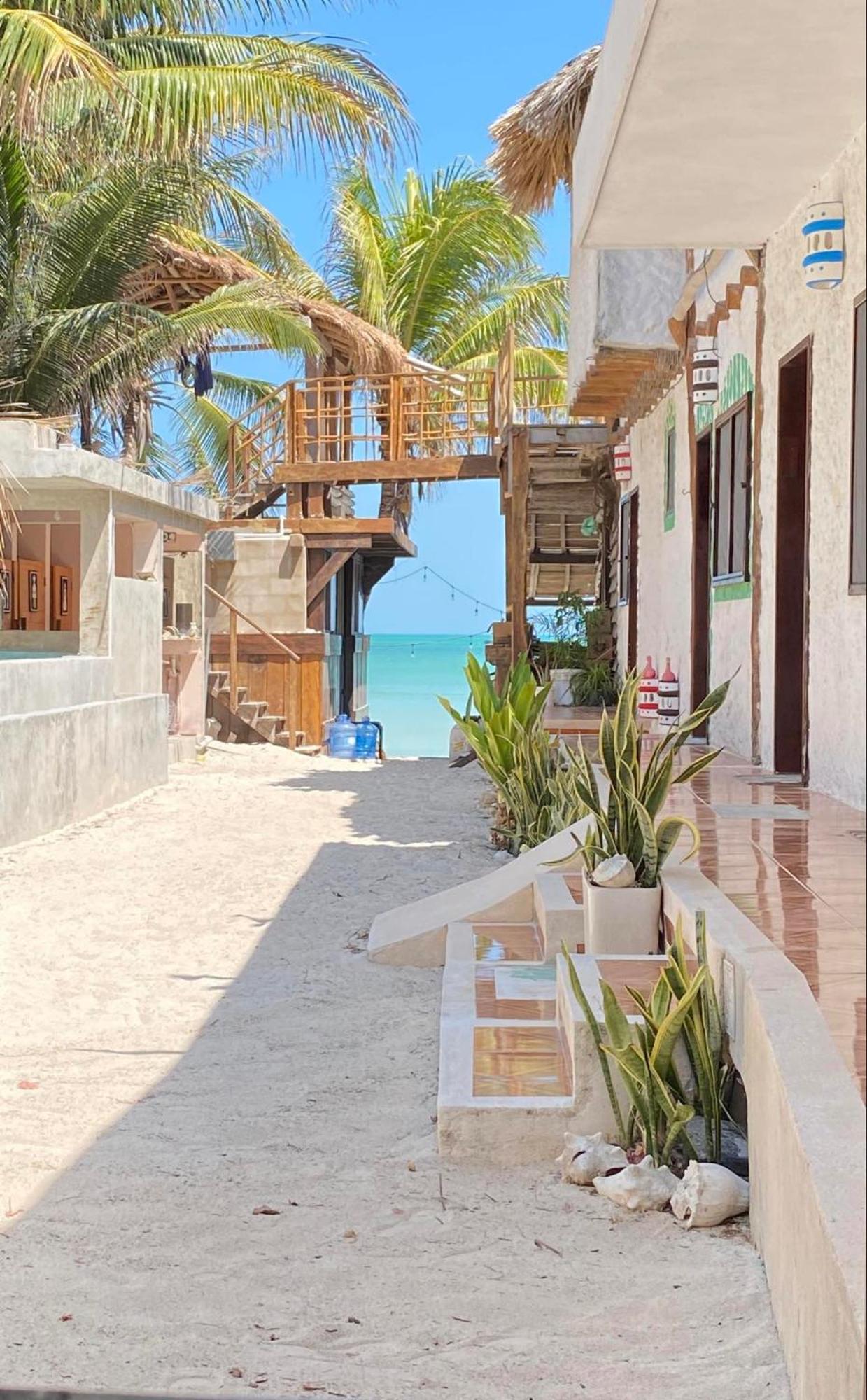 Casa Victor Avila Isla Holbox Exteriör bild