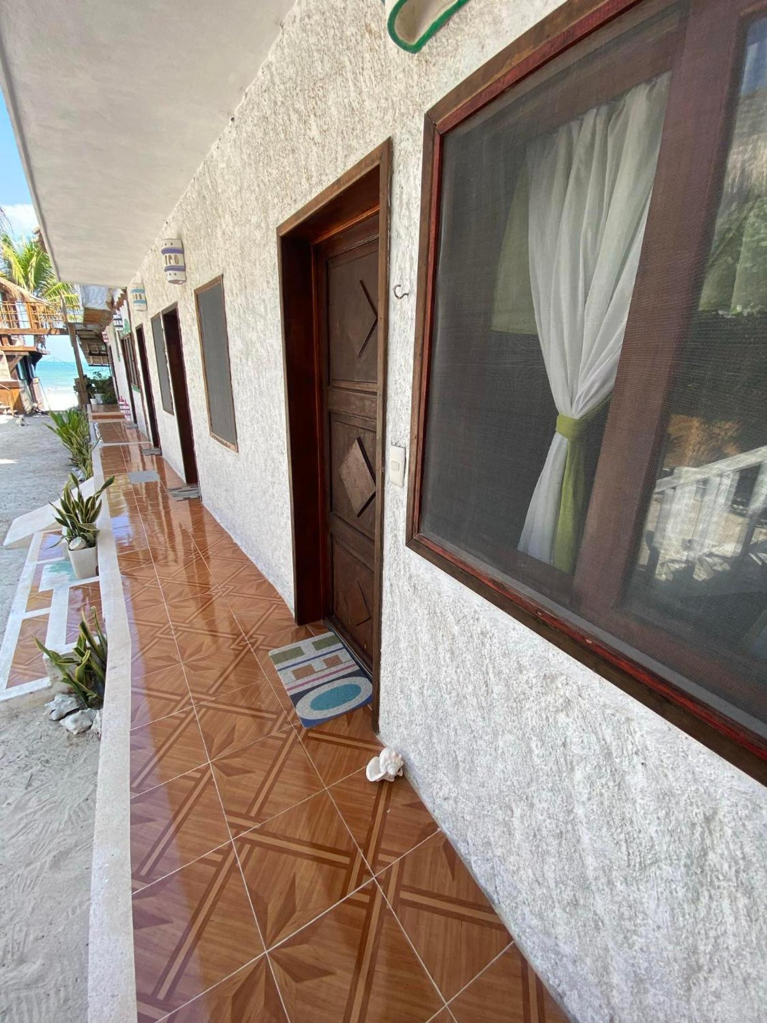 Casa Victor Avila Isla Holbox Exteriör bild