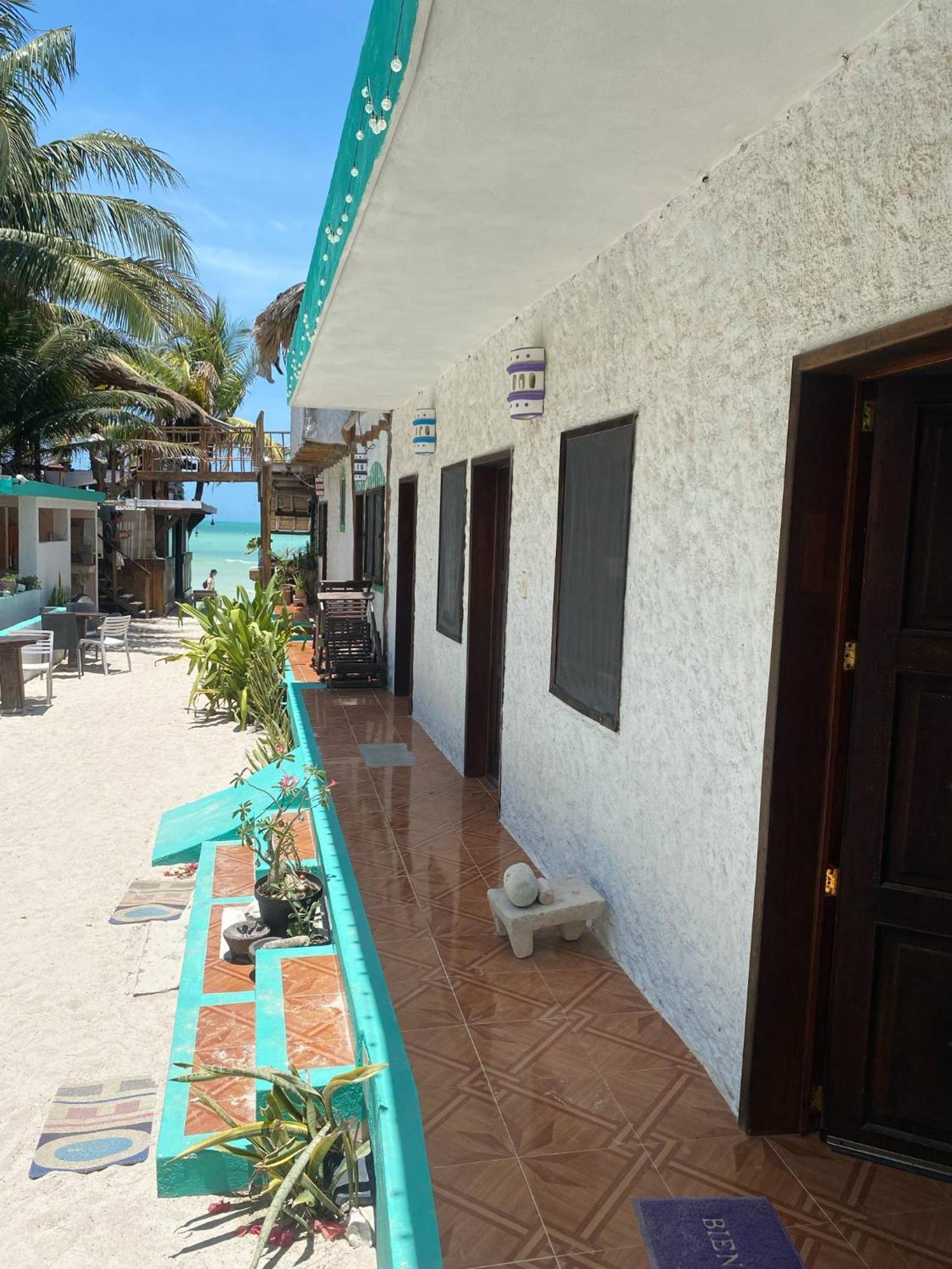 Casa Victor Avila Isla Holbox Exteriör bild
